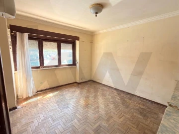 Apartamento T2 para Venda em Pontinha e Famões