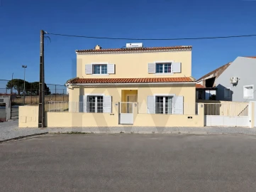 Moradia T3 para Venda em Caia, São Pedro e Alcáçova