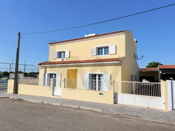 Moradia T3 para Venda em Caia, São Pedro e Alcáçova