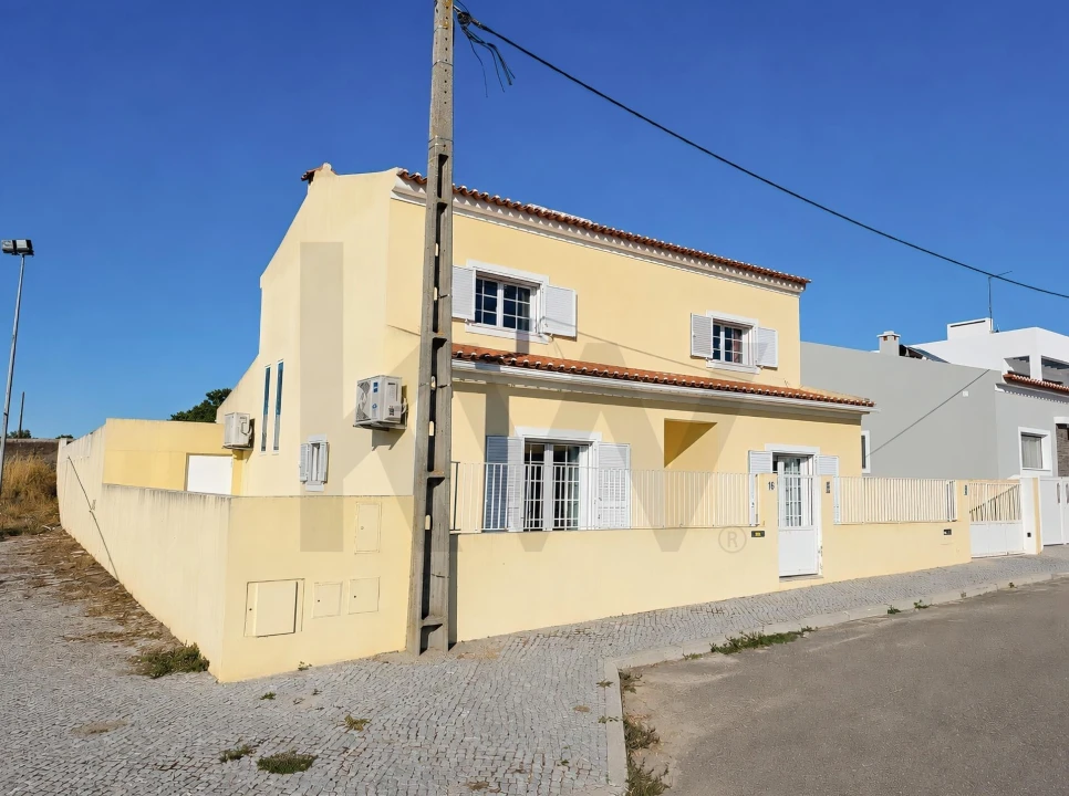Moradia T3 para Venda em Caia, São Pedro e Alcáçova Foto 3