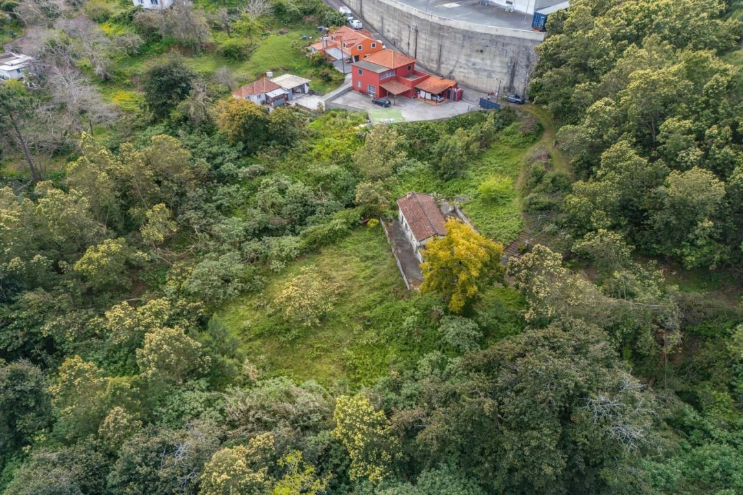 Moradia T3 para Venda em Caniço Foto 13