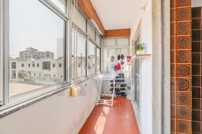 Apartamento T3 para Venda em Laranjeiro e Feijó