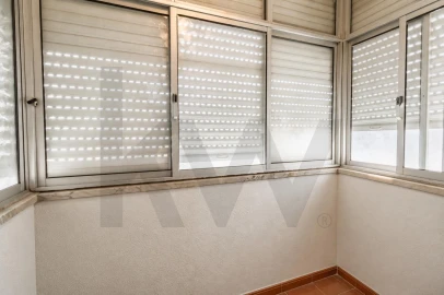 Apartamento T3 para Venda em Laranjeiro e Feijó