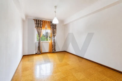 Apartamento T3 para Venda em Laranjeiro e Feijó