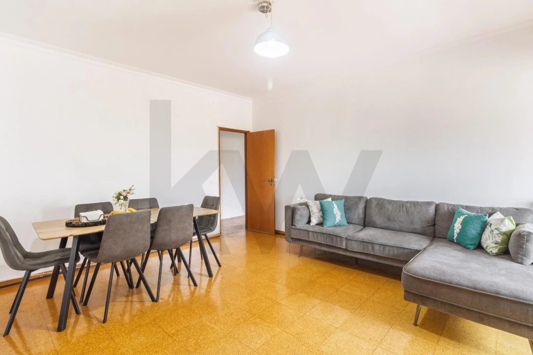 Apartamento T3 para Venda em Laranjeiro e Feijó Foto 2