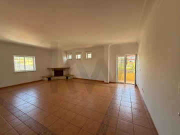 Apartamento T3 para Venda em São João das Lampas e Terrugem