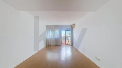 Apartamento T1 para Arrendamento em Olivais