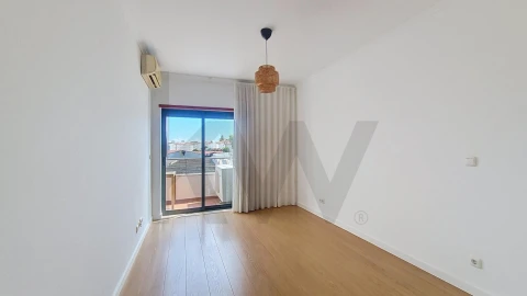 Apartamento T1 para Arrendamento em Olivais