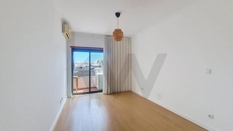Apartamento T1 para Arrendamento em Olivais Foto 6