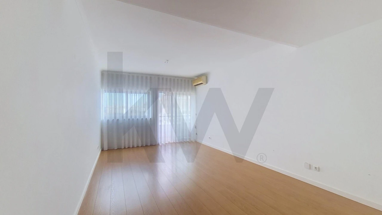 Apartamento T1 para Arrendamento em Olivais Foto 10