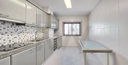 Apartamento T2 para Venda em Glória e Vera Cruz