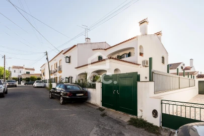 Moradia T4 para Venda em Malagueira e Horta das Figueiras