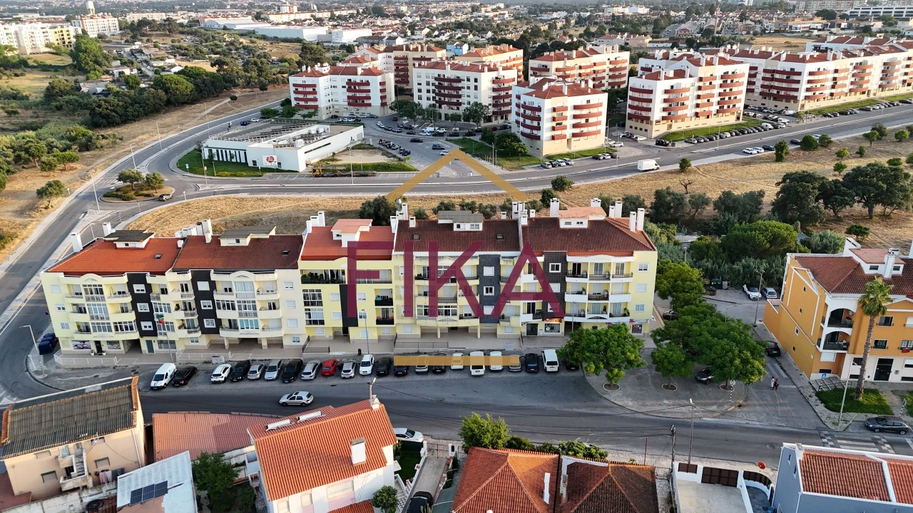 Apartamento T4 para Venda em Seixal, Arrentela e Aldeia de Paio Pires Foto 48