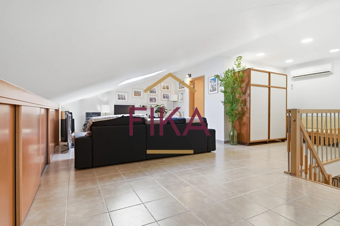 Apartamento T4 para Venda em Seixal, Arrentela e Aldeia de Paio Pires Foto 33