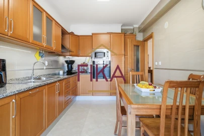 Apartamento T4 para Venda em Seixal, Arrentela e Aldeia de Paio Pires