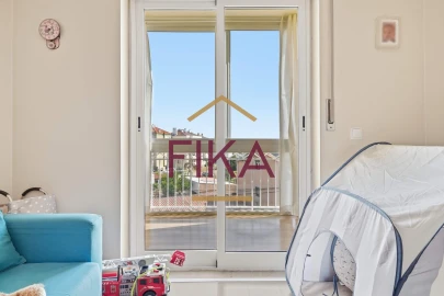 Apartamento T4 para Venda em Seixal, Arrentela e Aldeia de Paio Pires