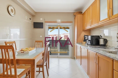 Apartamento T4 para Venda em Seixal, Arrentela e Aldeia de Paio Pires