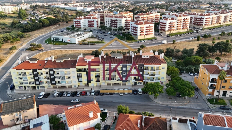 Apartamento T4 para Venda em Seixal, Arrentela e Aldeia de Paio Pires Foto 48