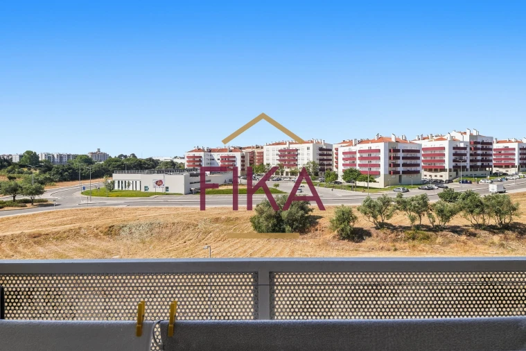 Apartamento T4 para Venda em Seixal, Arrentela e Aldeia de Paio Pires Foto 12