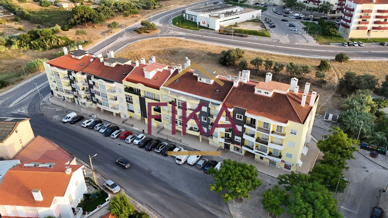 Apartamento T4 para Venda em Seixal, Arrentela e Aldeia de Paio Pires Foto 47