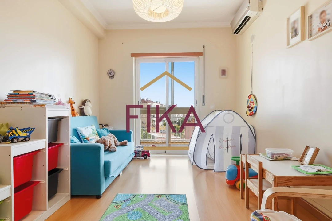 Apartamento T4 para Venda em Seixal, Arrentela e Aldeia de Paio Pires Foto 28