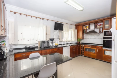 Moradia T4 para Venda em Mafra