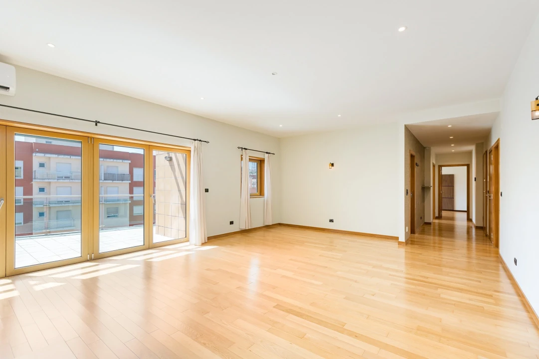 Apartamento T2 para Venda em Odivelas Foto 3