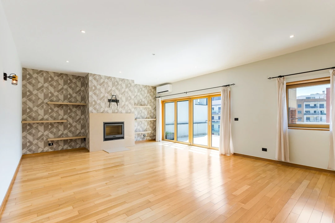 Apartamento T2 para Venda em Odivelas Foto 2