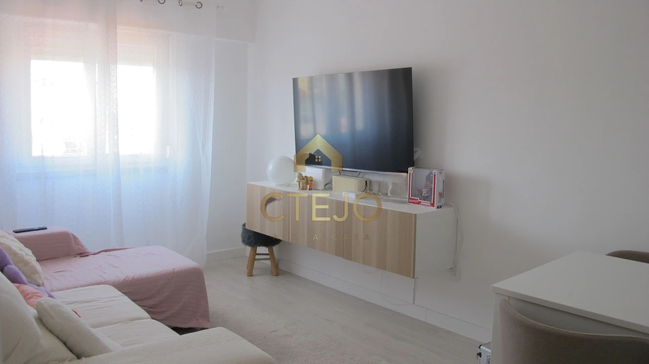 Apartamento T2 para Venda em Santa Iria de Azoia, São João da Talha e Bobadela Foto 4