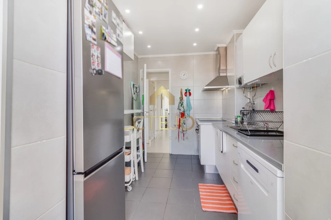 Apartamento T2 para Venda em Santa Iria de Azoia, São João da Talha e Bobadela Foto 1