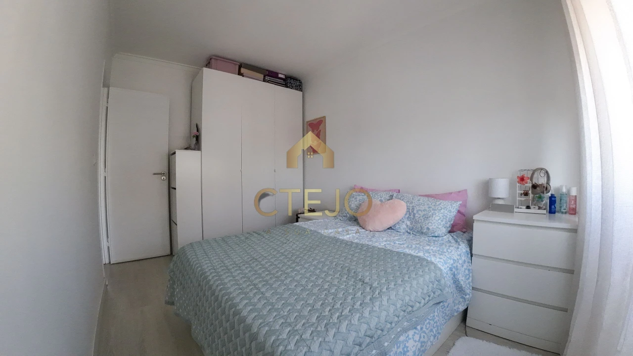 Apartamento T2 para Venda em Santa Iria de Azoia, São João da Talha e Bobadela Foto 8