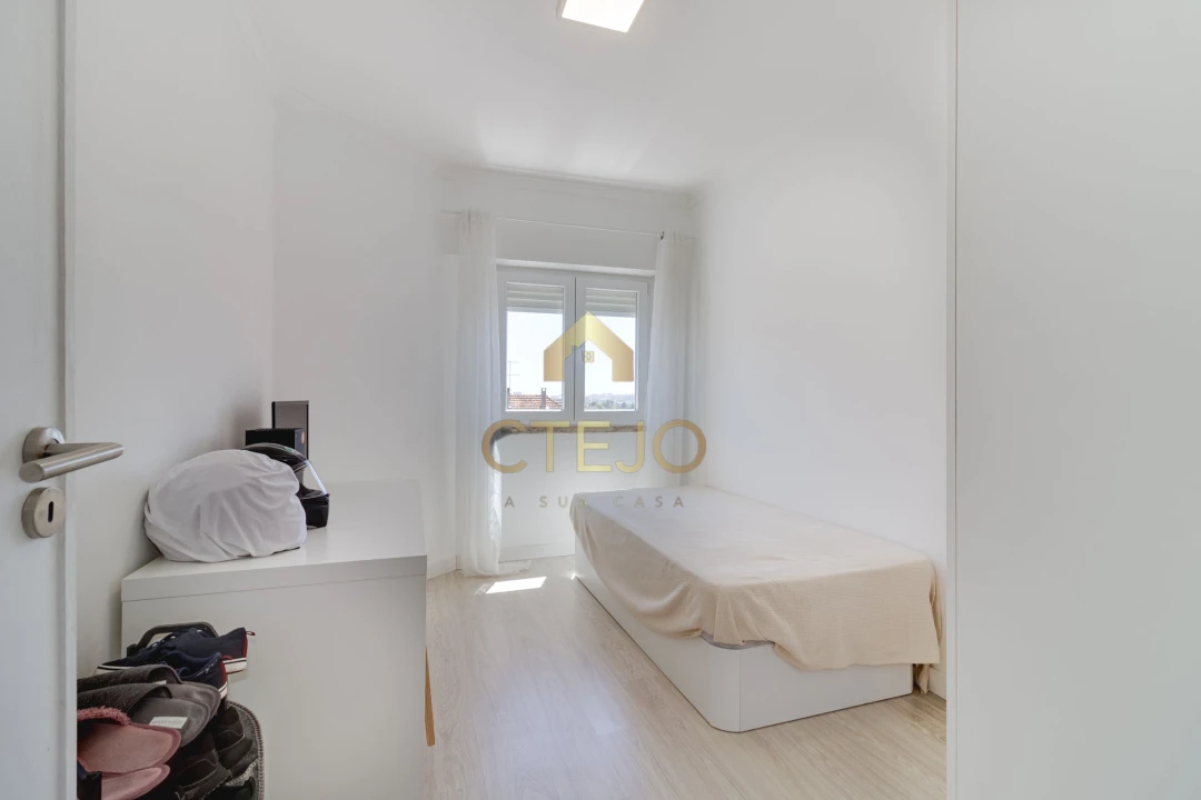 Apartamento T2 para Venda em Santa Iria de Azoia, São João da Talha e Bobadela Foto 3
