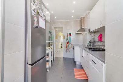 Apartamento T2 para Venda em Santa Iria de Azoia, São João da Talha e Bobadela