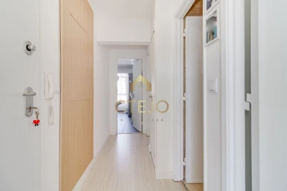 Apartamento T2 para Venda em Santa Iria de Azoia, São João da Talha e Bobadela