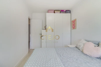 Apartamento T2 para Venda em Santa Iria de Azoia, São João da Talha e Bobadela
