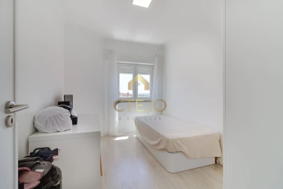 Apartamento T2 para Venda em Santa Iria de Azoia, São João da Talha e Bobadela