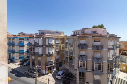 Apartamento T2 para Venda em Santa Iria de Azoia, São João da Talha e Bobadela