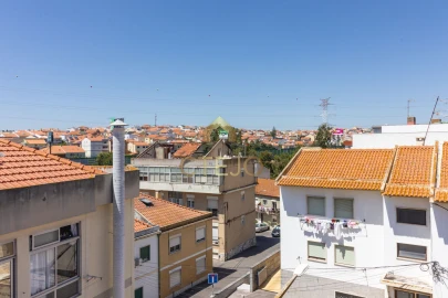 Apartamento T2 para Venda em Santa Iria de Azoia, São João da Talha e Bobadela