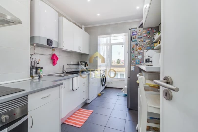 Apartamento T2 para Venda em Santa Iria de Azoia, São João da Talha e Bobadela