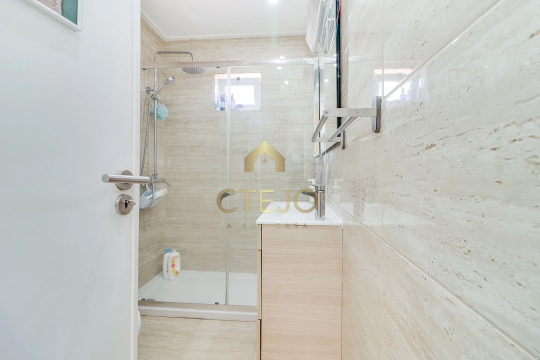Apartamento T2 para Venda em Santa Iria de Azoia, São João da Talha e Bobadela Foto 7