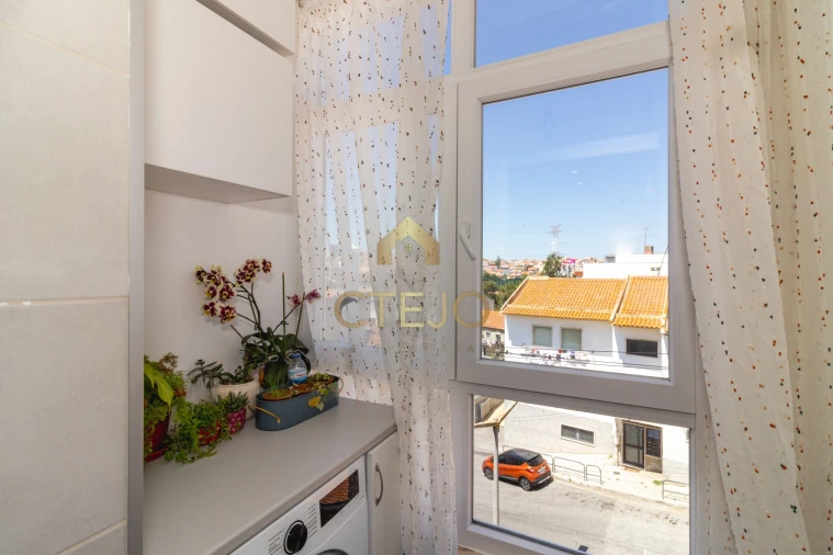 Apartamento T2 para Venda em Santa Iria de Azoia, São João da Talha e Bobadela Foto 17