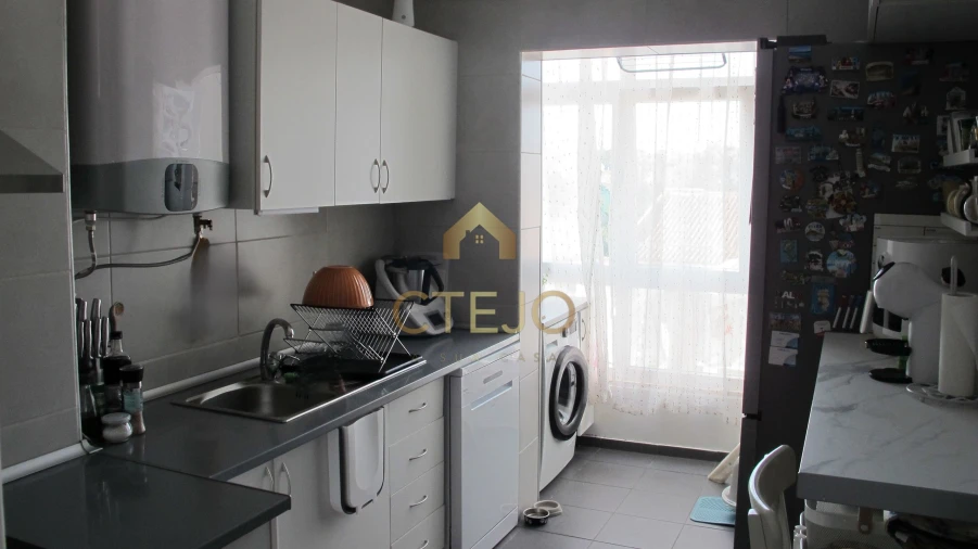 Apartamento T2 para Venda em Santa Iria de Azoia, São João da Talha e Bobadela Foto 2