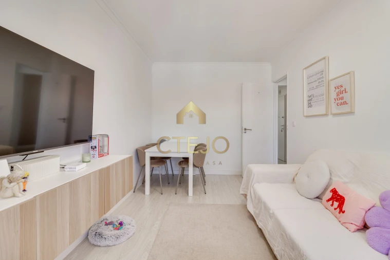 Apartamento T2 para Venda em Santa Iria de Azoia, São João da Talha e Bobadela Foto 11