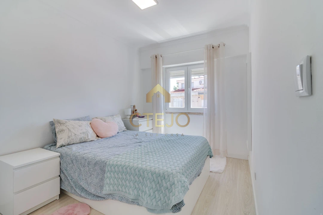 Apartamento T2 para Venda em Santa Iria de Azoia, São João da Talha e Bobadela Foto 5