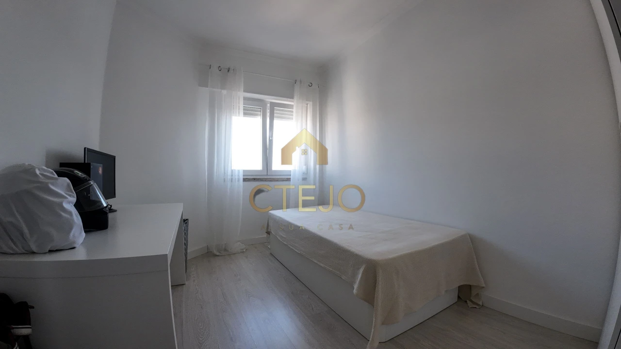 Apartamento T2 para Venda em Santa Iria de Azoia, São João da Talha e Bobadela Foto 10