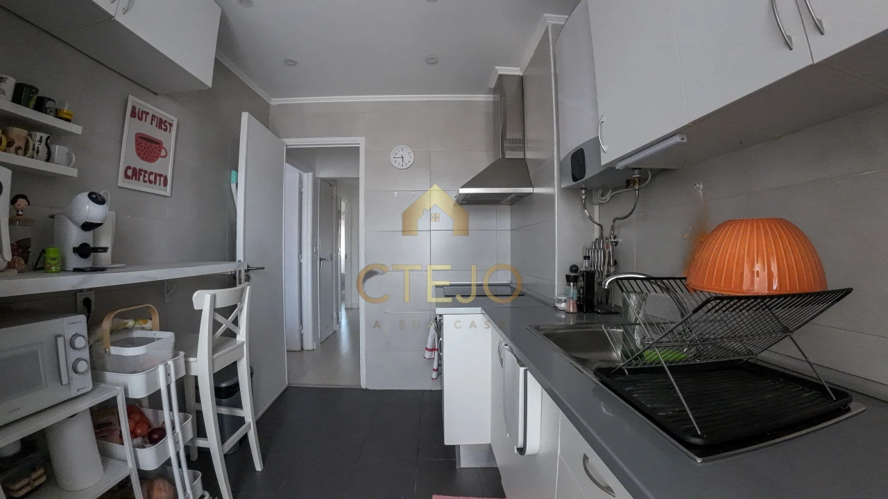 Apartamento T2 para Venda em Santa Iria de Azoia, São João da Talha e Bobadela Foto 1
