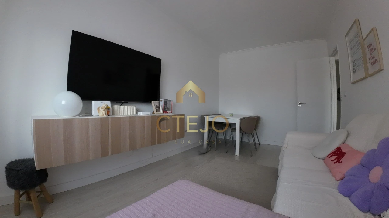 Apartamento T2 para Venda em Santa Iria de Azoia, São João da Talha e Bobadela Foto 5