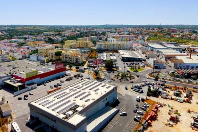 Terreno para Venda em Estômbar e Parchal