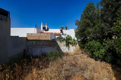 Terreno para Venda em Estômbar e Parchal