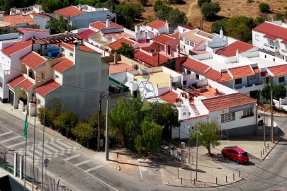 Terreno para Venda em Estômbar e Parchal